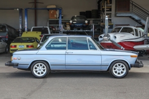 1976 BMW 2002 thumbnail
