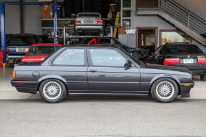 1991 BMW (E30) 318iS thumbnail