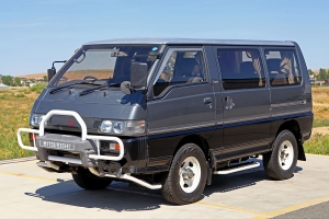 1991 Mitsubishi Delica Exceed thumbnail