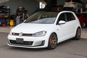 2016 Volkswagen GTI SE Performance Pack thumbnail