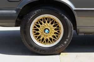 1987 BMW (E30) 325iS thumbnail