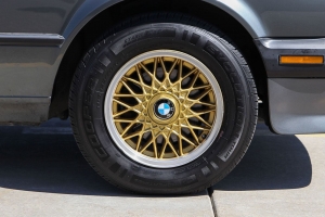 1987 BMW (E30) 325iS thumbnail