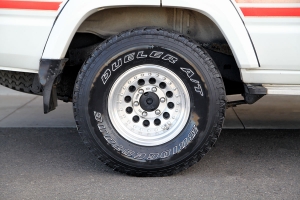 1989 Toyota Land Cruiser HJ61 thumbnail