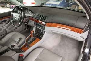 2000 BMW 528i thumbnail