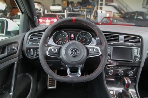 2016 Volkswagen GTI SE Performance Pack thumbnail