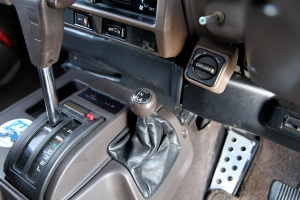 1991 JDM Toyota Land Cruiser HZJ77 thumbnail