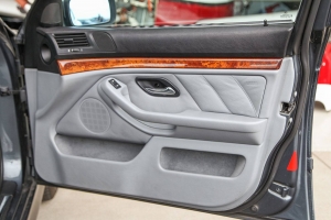 2000 BMW 528i thumbnail