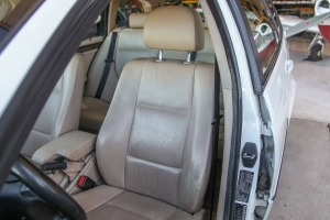 2000 BMW E46 323iT Sport Wagon (Touring) thumbnail