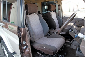 1991 JDM Toyota Land Cruiser HZJ77 thumbnail