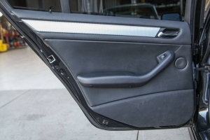 2003 BMW 330i ZHP thumbnail