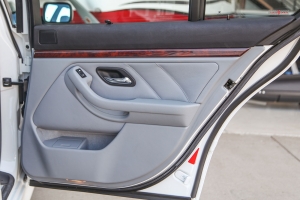 2001 BMW 530i Sport thumbnail