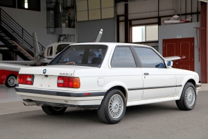 1991 BMW (E30) 325iX thumbnail