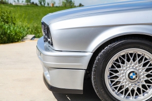 1989 BMW (E30) 325i Touring M Tech II thumbnail