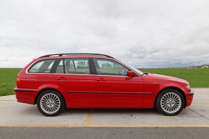 2002 BMW E46 330xi Sport Wagon thumbnail