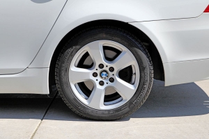 2008 (E61) BMW 535Xi Sport Wagon thumbnail