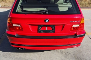 2001 BMW E46 325XiT Sport Wagon (Touring) thumbnail