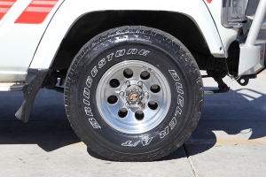 1989 Toyota Land Cruiser HJ61 thumbnail