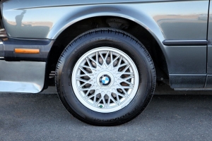 1987 BMW (E30) 325iS thumbnail