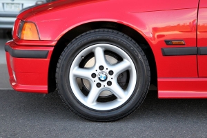 1995 BMW (E36/5) 318ti Club Sport thumbnail