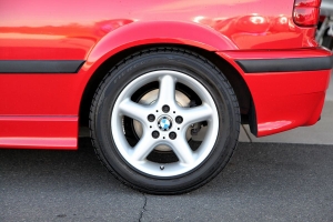 1995 BMW (E36/5) 318ti Club Sport thumbnail