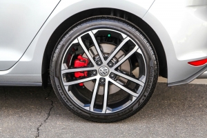 2017 Volkswagen GTI SE Performance Pack thumbnail