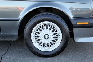 1987 BMW (E30) 325iS thumbnail