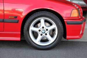 1995 BMW (E36/5) 318ti Club Sport thumbnail