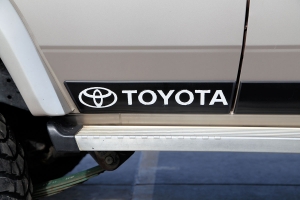 1991 JDM Toyota Land Cruiser HZJ77 thumbnail