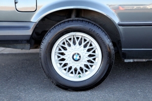 1987 BMW (E30) 325iS thumbnail