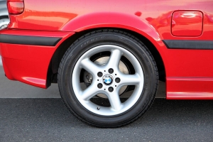 1995 BMW (E36/5) 318ti Club Sport thumbnail