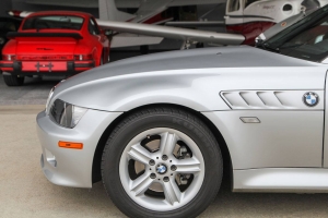 2000 BMW Z3 2.3 Roadster thumbnail