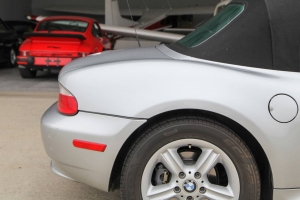 2000 BMW Z3 2.3 Roadster thumbnail