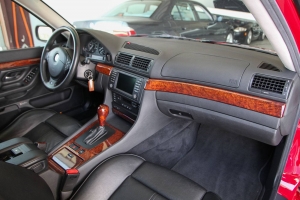 2001 BMW 740i M Sport thumbnail