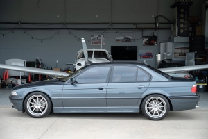 2001 BMW (E38) 740i M Sport thumbnail