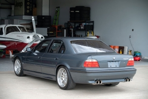 2001 BMW (E38) 740i M Sport thumbnail