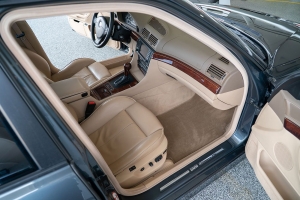 2001 BMW (E38) 740i M Sport thumbnail