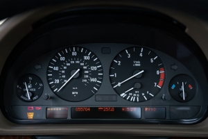 2001 BMW (E38) 740i M Sport thumbnail