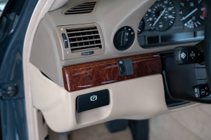 2001 BMW (E38) 740i M Sport thumbnail