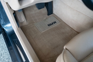 2001 BMW (E38) 740i M Sport thumbnail