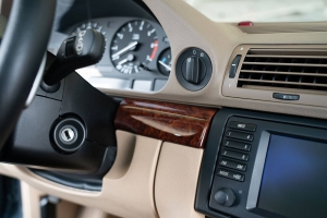 2001 BMW (E38) 740i M Sport thumbnail