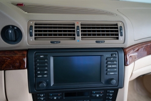 2001 BMW (E38) 740i M Sport thumbnail
