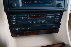 2001 BMW (E38) 740i M Sport thumbnail