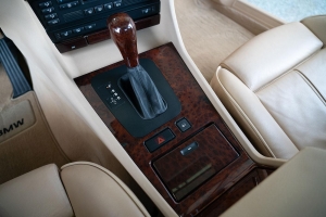 2001 BMW (E38) 740i M Sport thumbnail