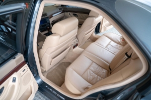 2001 BMW (E38) 740i M Sport thumbnail