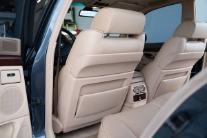 2001 BMW (E38) 740i M Sport thumbnail