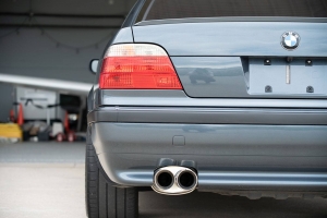 2001 BMW (E38) 740i M Sport thumbnail