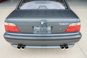 2001 BMW (E38) 740i M Sport thumbnail