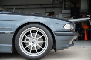 2001 BMW (E38) 740i M Sport thumbnail