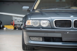 2001 BMW (E38) 740i M Sport thumbnail