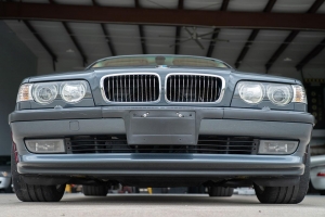 2001 BMW (E38) 740i M Sport thumbnail